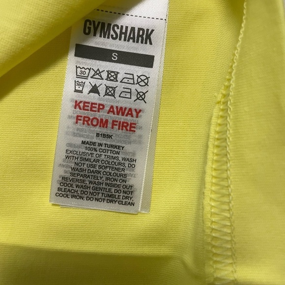 NWT Gymshark Diamante Graphic Baby Tee in Yellow and Pink. Size Small - Picture 8 of 9